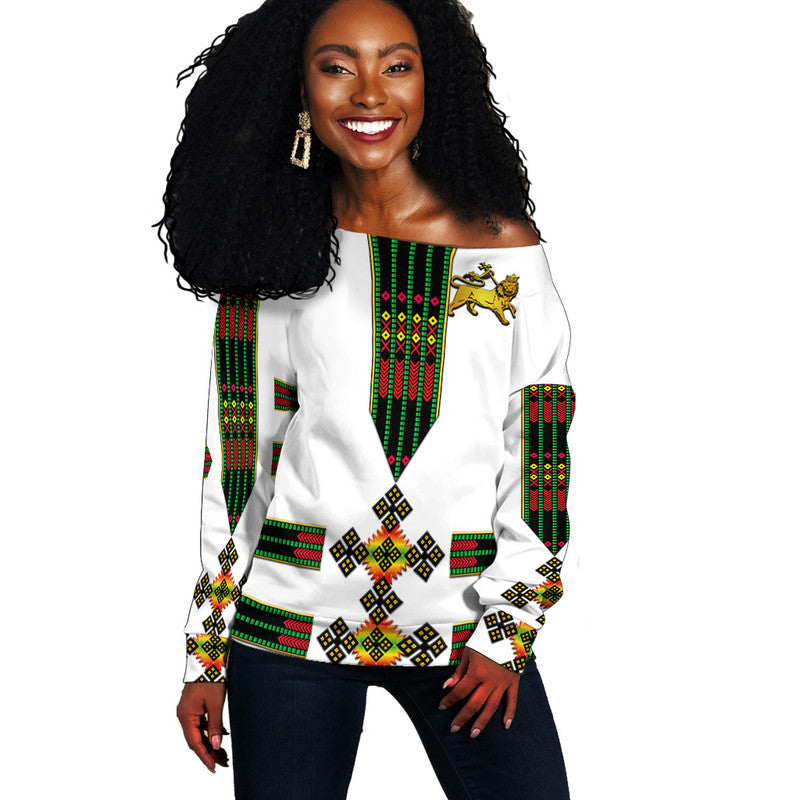 (Custom Personalised) Ethiopia Women Off Shoulder Sweater Ethiopian Lion Of Judah Tibeb Vibes NO.1 Ver - Flag Style LT8 - Shopicos