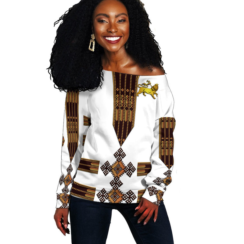 (Custom Personalised) Ethiopia Women Off Shoulder Sweater Ethiopian Lion Of Judah Tibeb Vibes NO.1 Ver - White LT8 - Shopicos